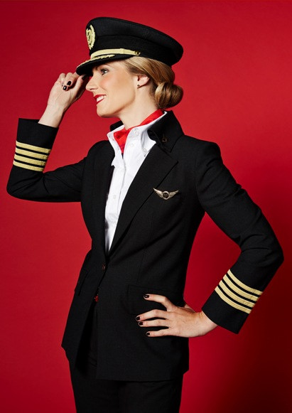 Újrahasznosított anyagból készülnek a Vivienne Westwood tervezte új Virgin Atlantic egyenruhák