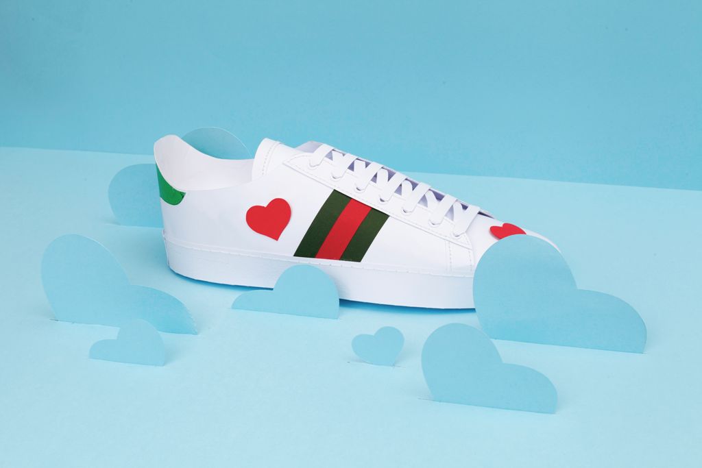 Gucci tornacipő papírból avagy hogy kerül egy magyar művész az olasz divatmárka kampányába?