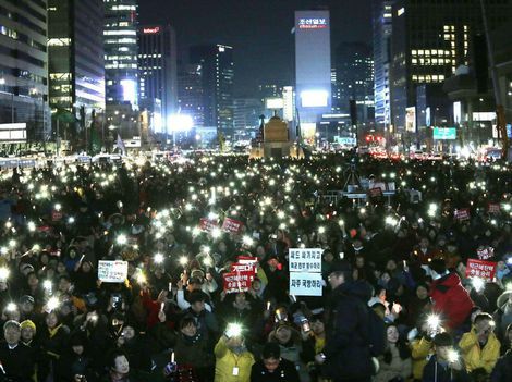protest-soul-juzna-korea-pak-kun-hje-demonstracia-clanok.jpg