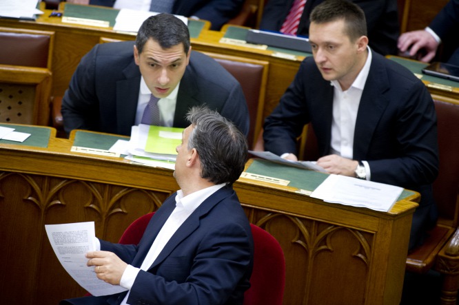 A 6 legfontosabb ellentét, amely belülről feszíti szét a Fideszt