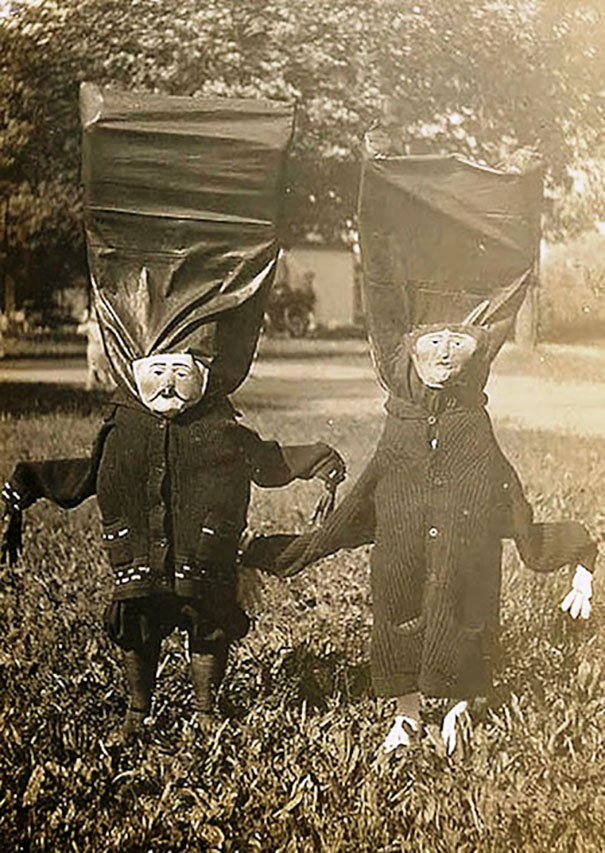 scary-vintage-halloween-creepy-costumes-11-57f6494881cbd_605.jpg