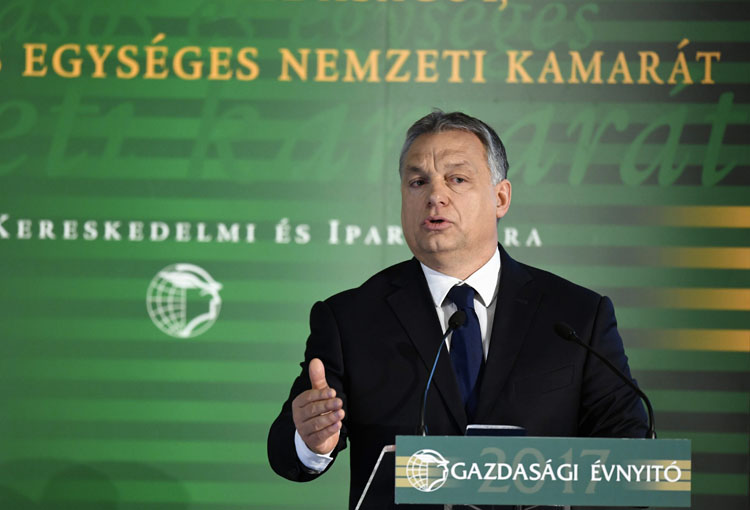 Csak Orbán képes egy rövid mondatban ennyiszer hazudni