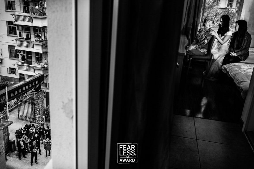 best-wedding-photos-2017-fearless-awards-261-59e4592c4bc3a_880.jpg