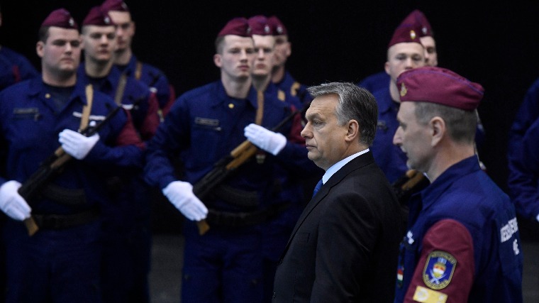 Saját rendőrségének adatai hazudtolják meg Orbánt
