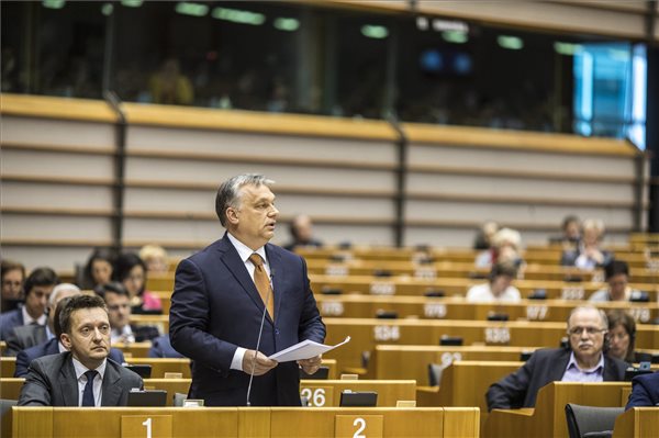 Orbán kezéből kezd kicsúszni az irányítás, megmutatkozott a Fidesz ostoba stratégiája