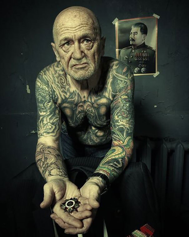 tattooed-elderly-people-22_605.jpg