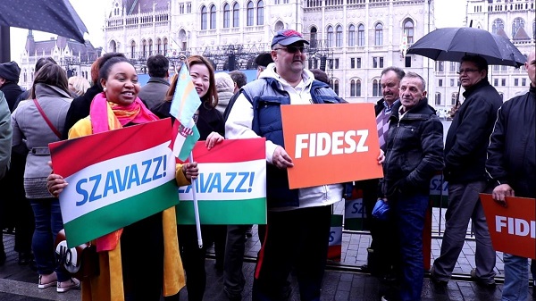 Özönölnek a határon túliak a magyarországi választásra