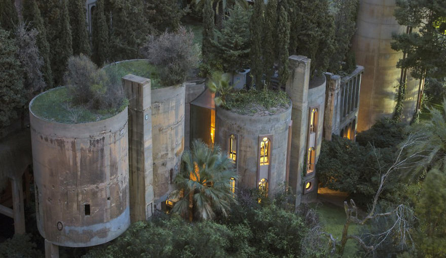 cement-factory-renovation-la-fabrica-ricardo-bofill-58b3e6b8711f9_880.jpg