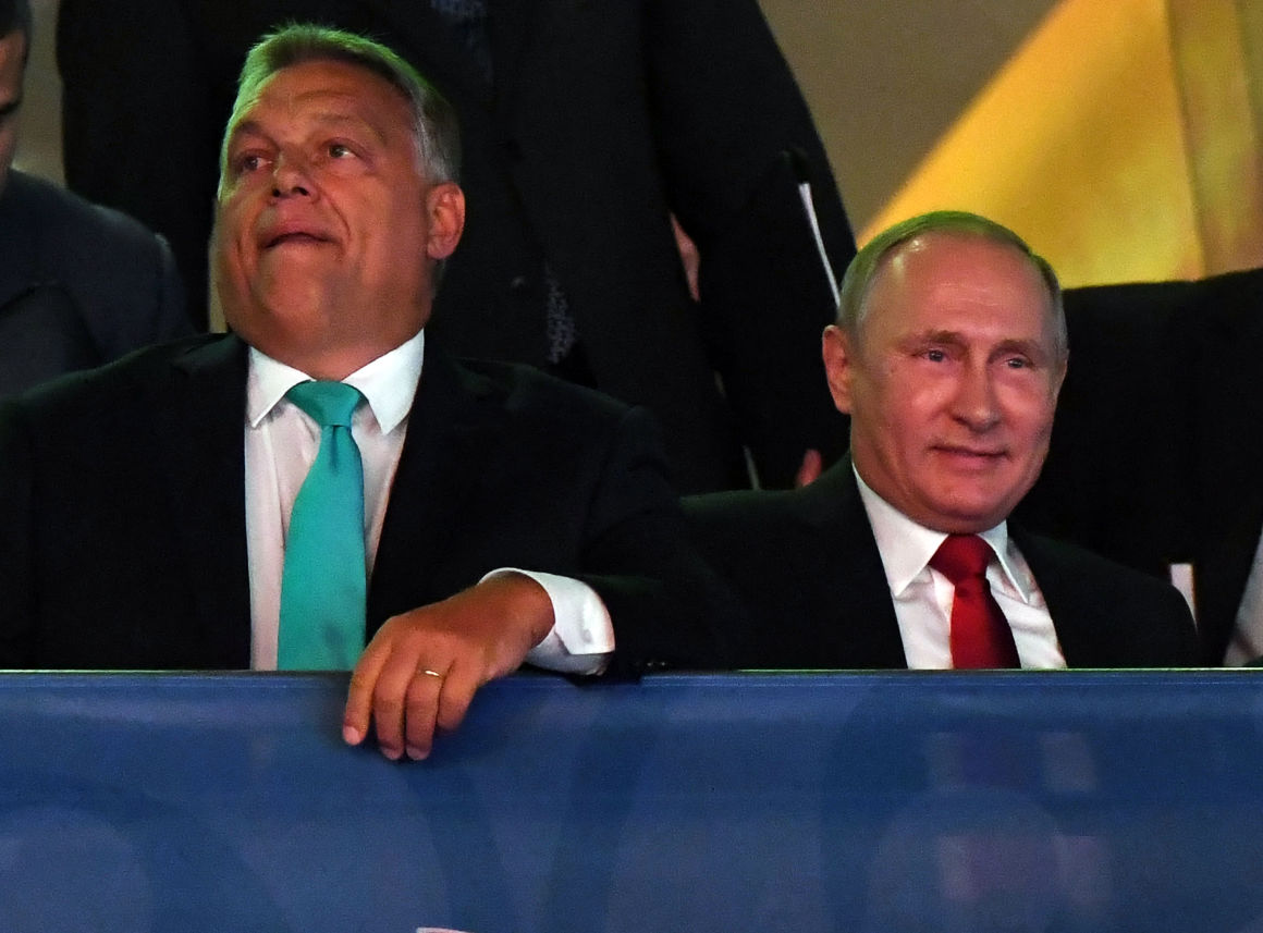 Nem Orbánnak fontos a néppárti tagság, hanem Putyinnak