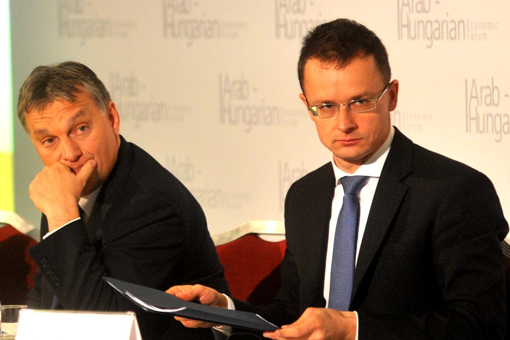 Hogyan döntötte be Orbán a brókercéget, amelyet Szijjártó közpénzből finanszírozott?