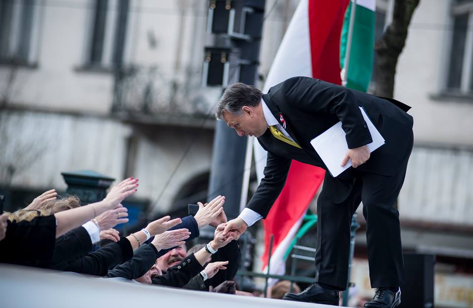 Szakrális lépcső és csillagvillanás – 10 idézet Orbán pszichedelikus utazásáról