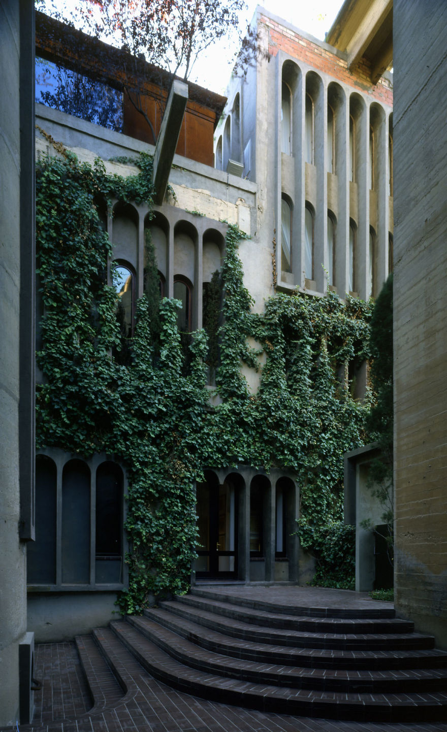 cement-factory-renovation-la-fabrica-ricardo-bofill-58b3e7a727cce_880.jpg