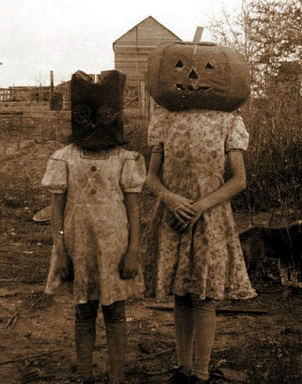scary-vintage-halloween-creepy-costumes-4-57f6493a30d96_605.jpg