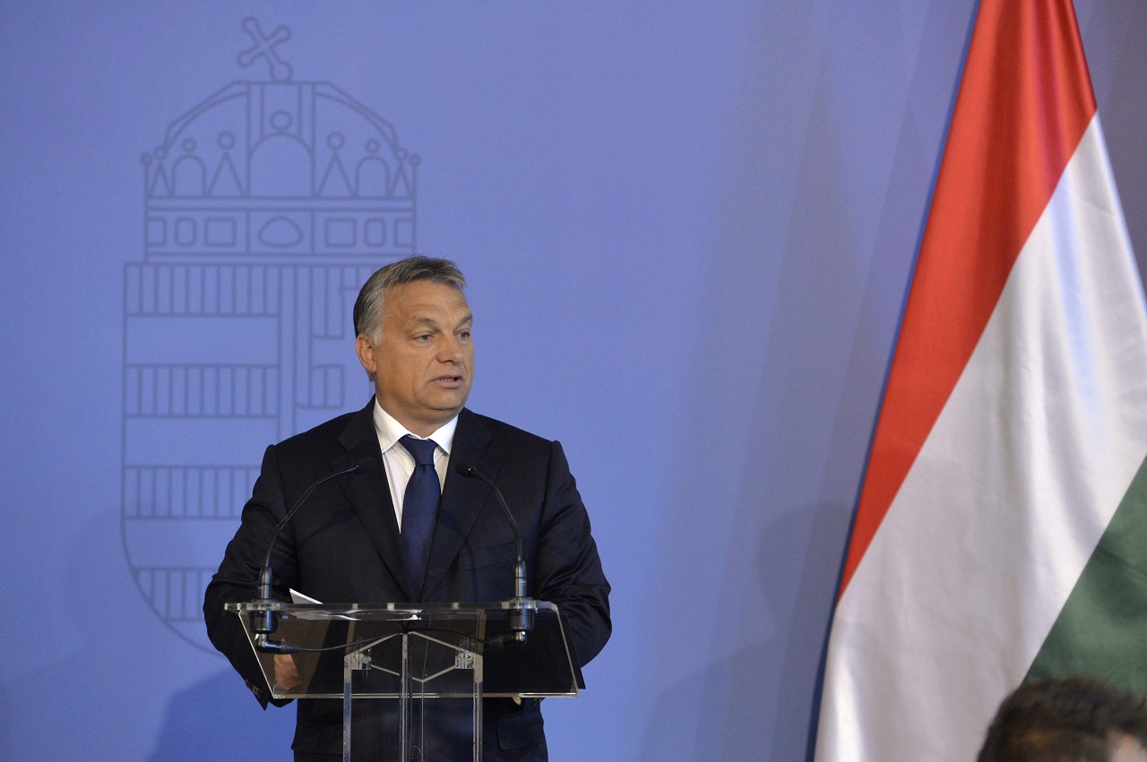 Orbán Viktor teljes szereptévesztése – A menekültügy 4 fő tanulsága