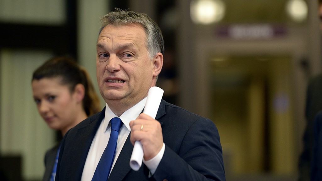 Orbán a Brexit-halasztás megvétózásával zsarolja az Uniót