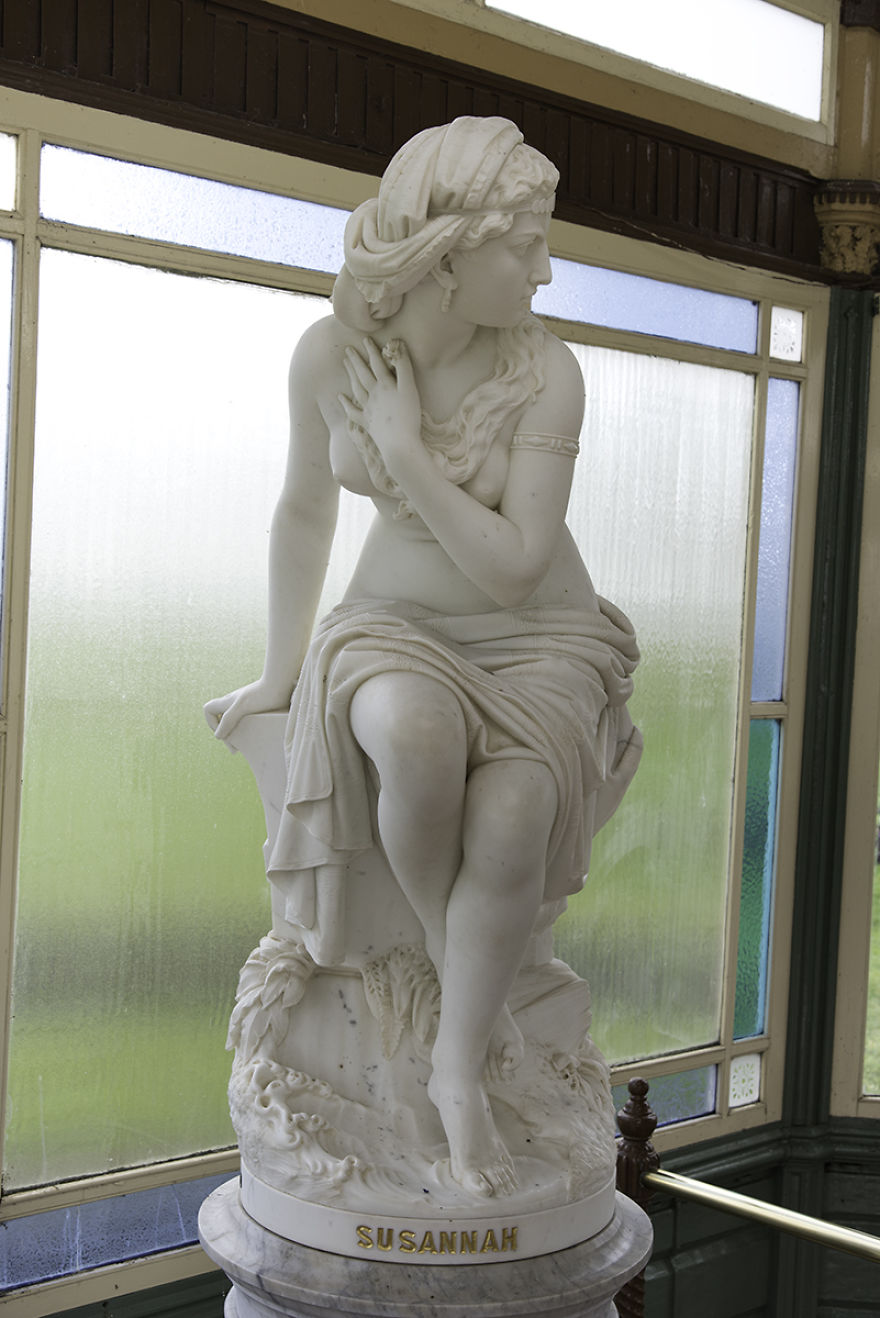 19th-century-statues-come-to-life-59d244ec67cd1_880.jpg