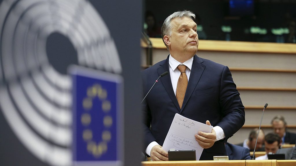 Der Standard: Orbán ezt elbaltázta, de azért még próbál lavírozni