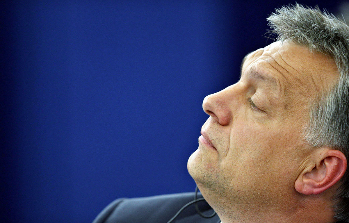 Külföldi sajtó: befellegzett Orbán reményeinek, keresztet vethet az álmaira, vereséget szenvedett