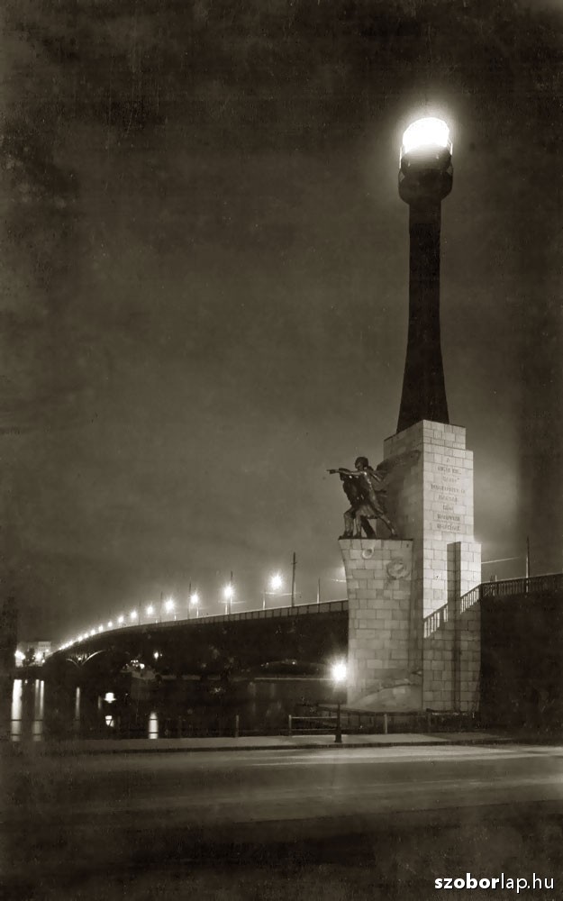 Tudtad, hogy valaha világítótorony volt a Petőfi hídnál?