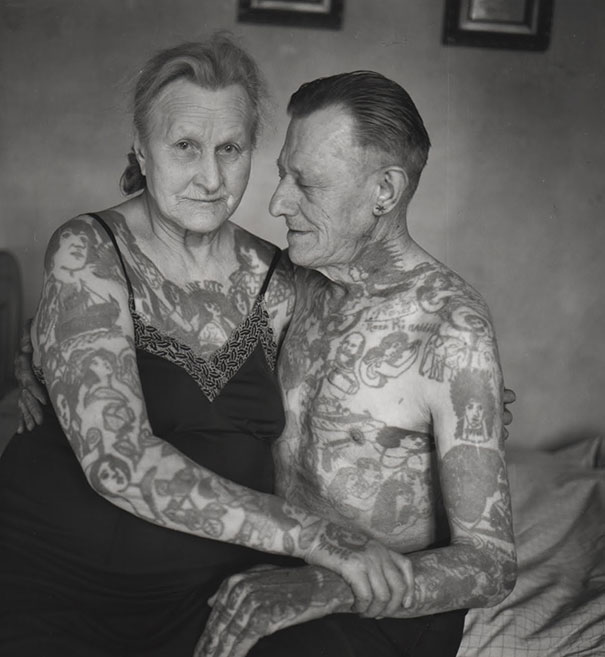 tattooed-elderly-people-28_605.jpg