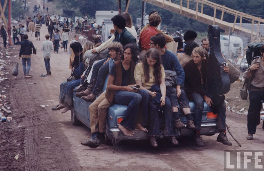 1969-woodstock-music-festival-hippies-bill-eppridge-john-dominis-17-57bc2fb686ea6_880.jpg