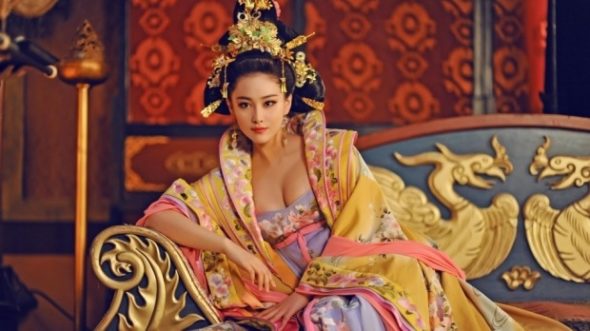 fan-bingbings-character-wu-zetian-from-the-empress-of-china-a-show-accused-of-historical-inaccuracies-590x331.jpg