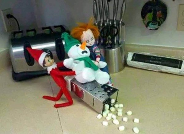 christmas-elf-on-the-shelf-humor-shocking32.jpg