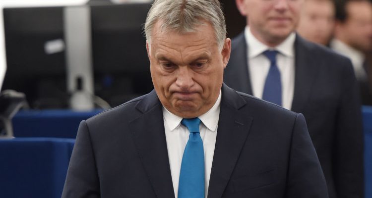 Orbán Viktor elfelejtette vállalni a felelősséget több mint 13 ezer ember haláláért