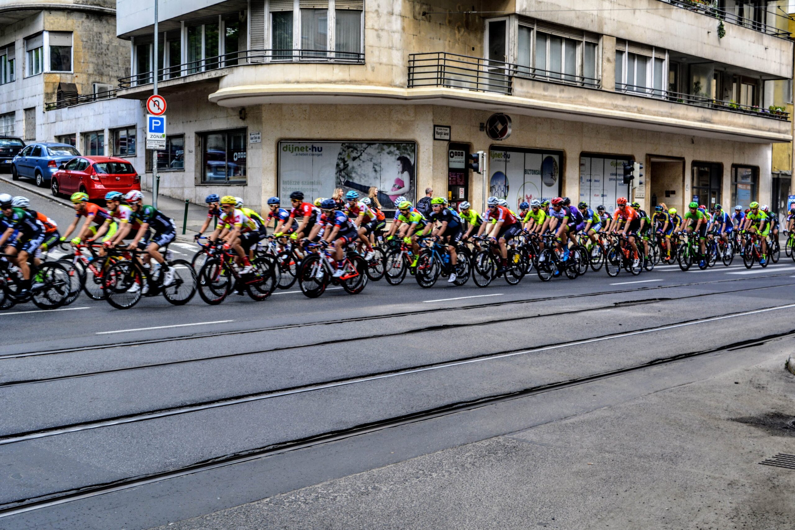 “A Lánchídhoz hasonlóan a biciklisávokról is a budapestieknek kellene döntenie”