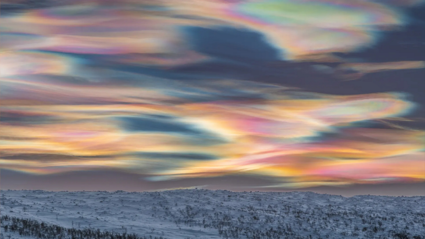 009_stratospheric_clouds_from_lapland.jpg