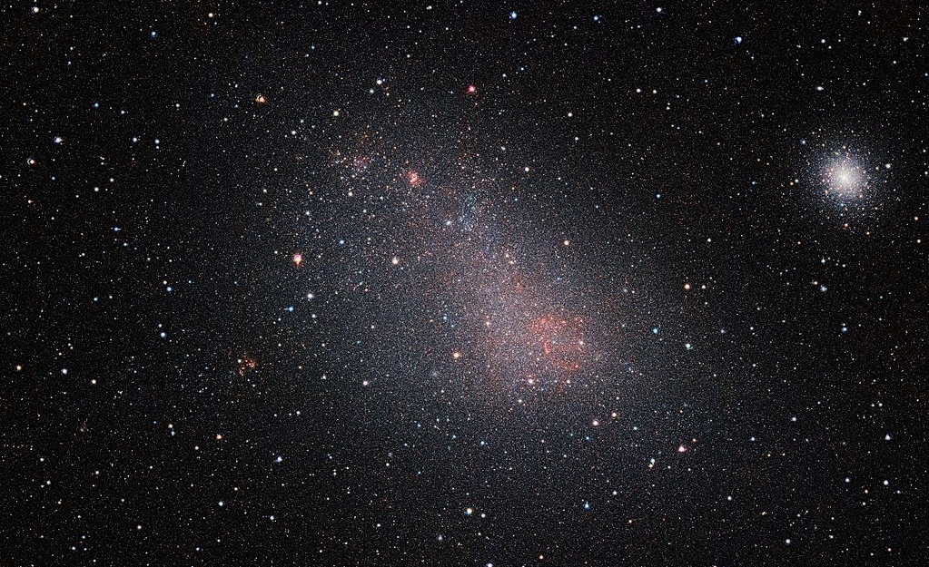 1024px-vista_u2019s_view_of_the_small_magellanic_cloud.jpg