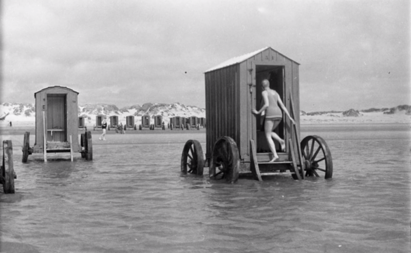 Fürdőkocsiba rejtett nők, tengerparti furcsaságok a viktoriánus korban