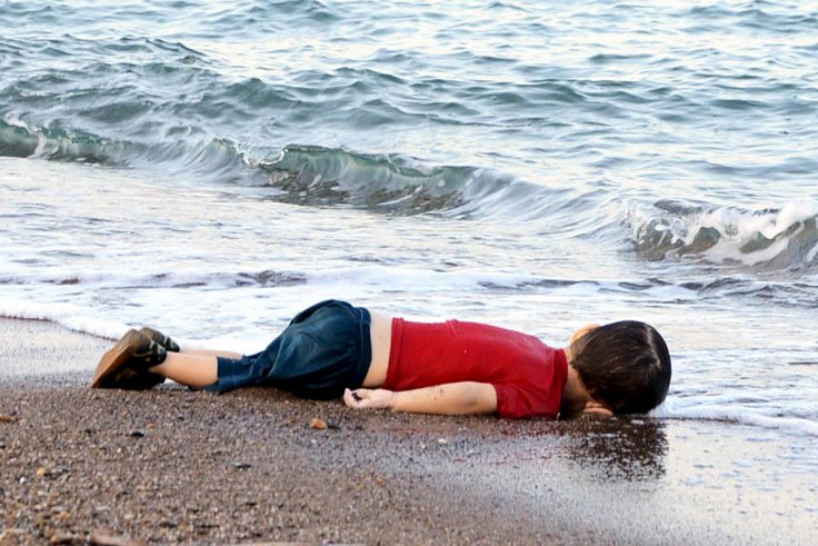 Redelle a menekültügyről: és a te gyereked lélegzik még?